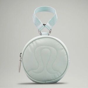 *SOLD* Lululemon logo pouch